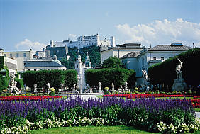 Mirabellgarten mit Festung Hohensalzburg
