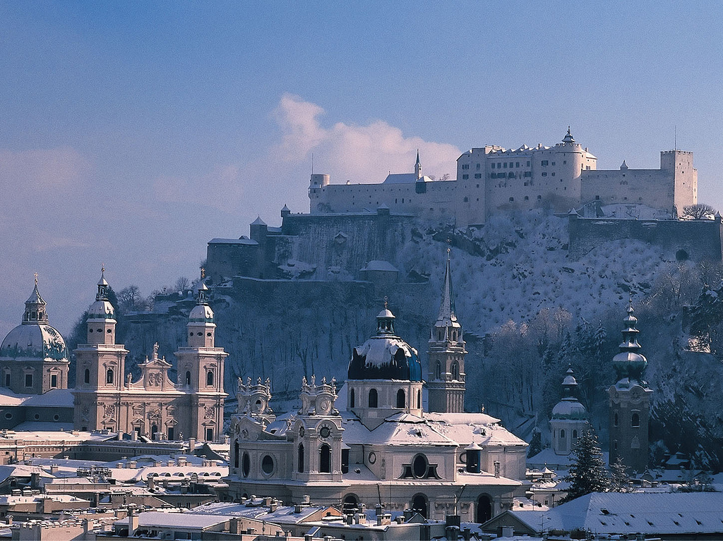 Salzbug Stadt und Festung Hohen Salzburg im Winter